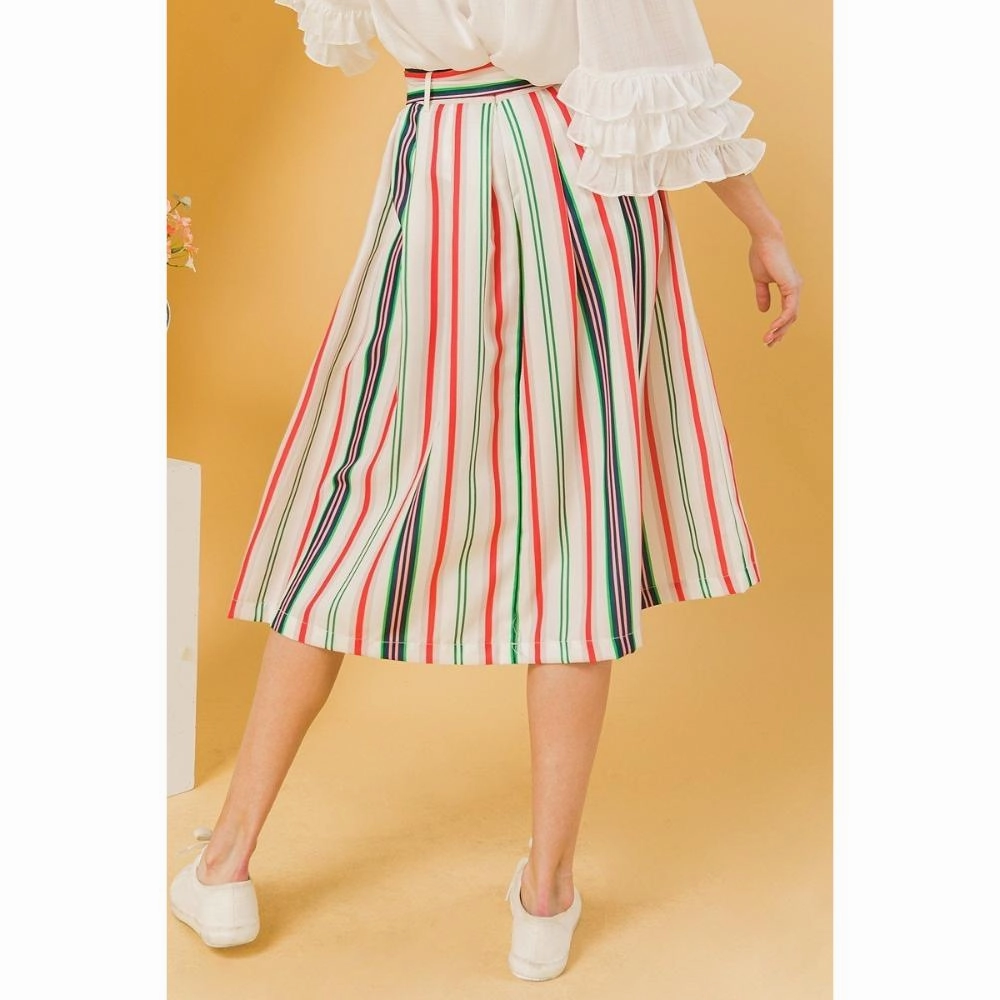 A Woven Midi Skirt
