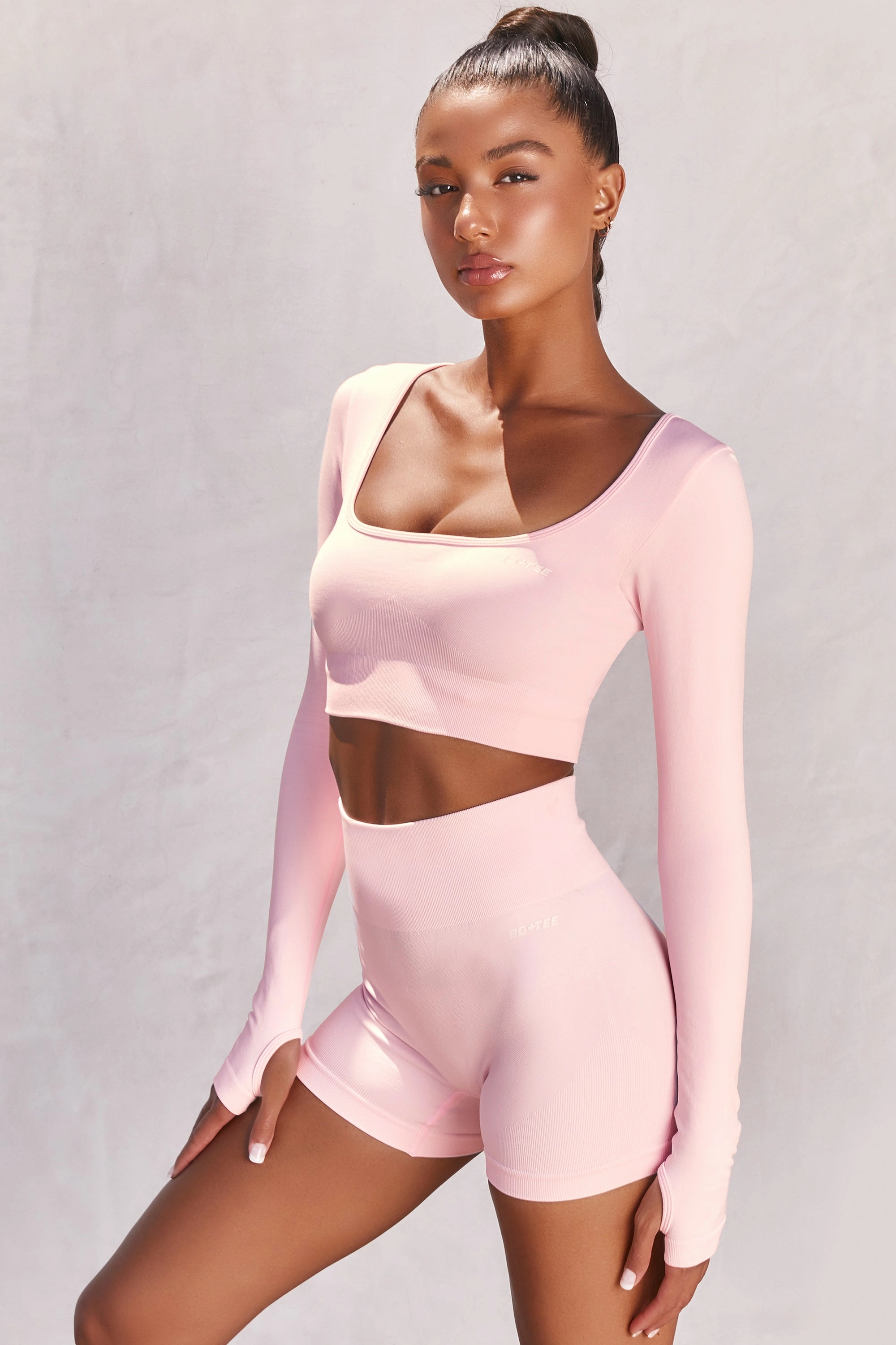 Accomplish Seamless Long Sleeve Crop Top in Pink