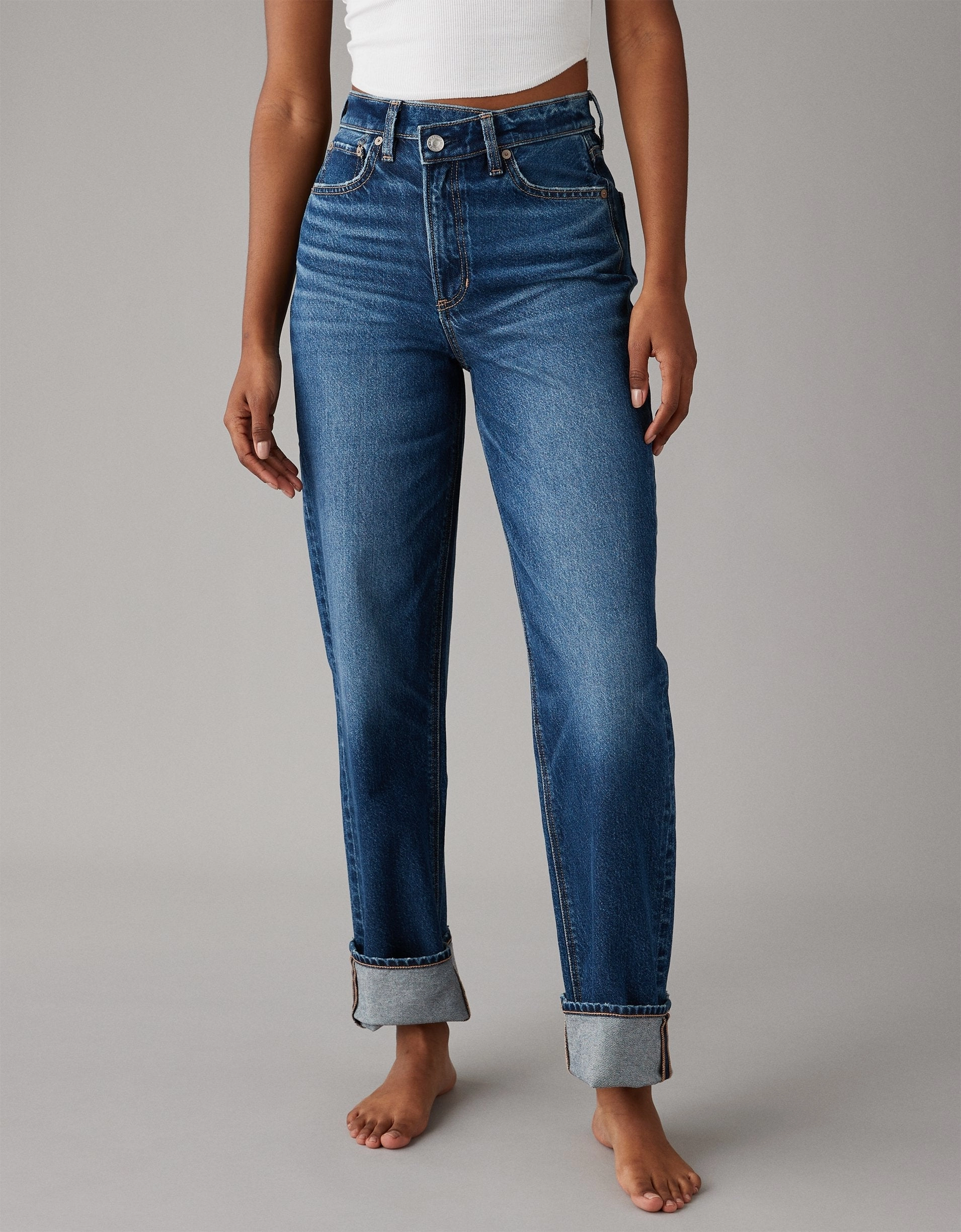 AE Strigid Super High-Waisted Baggy Straight Jean