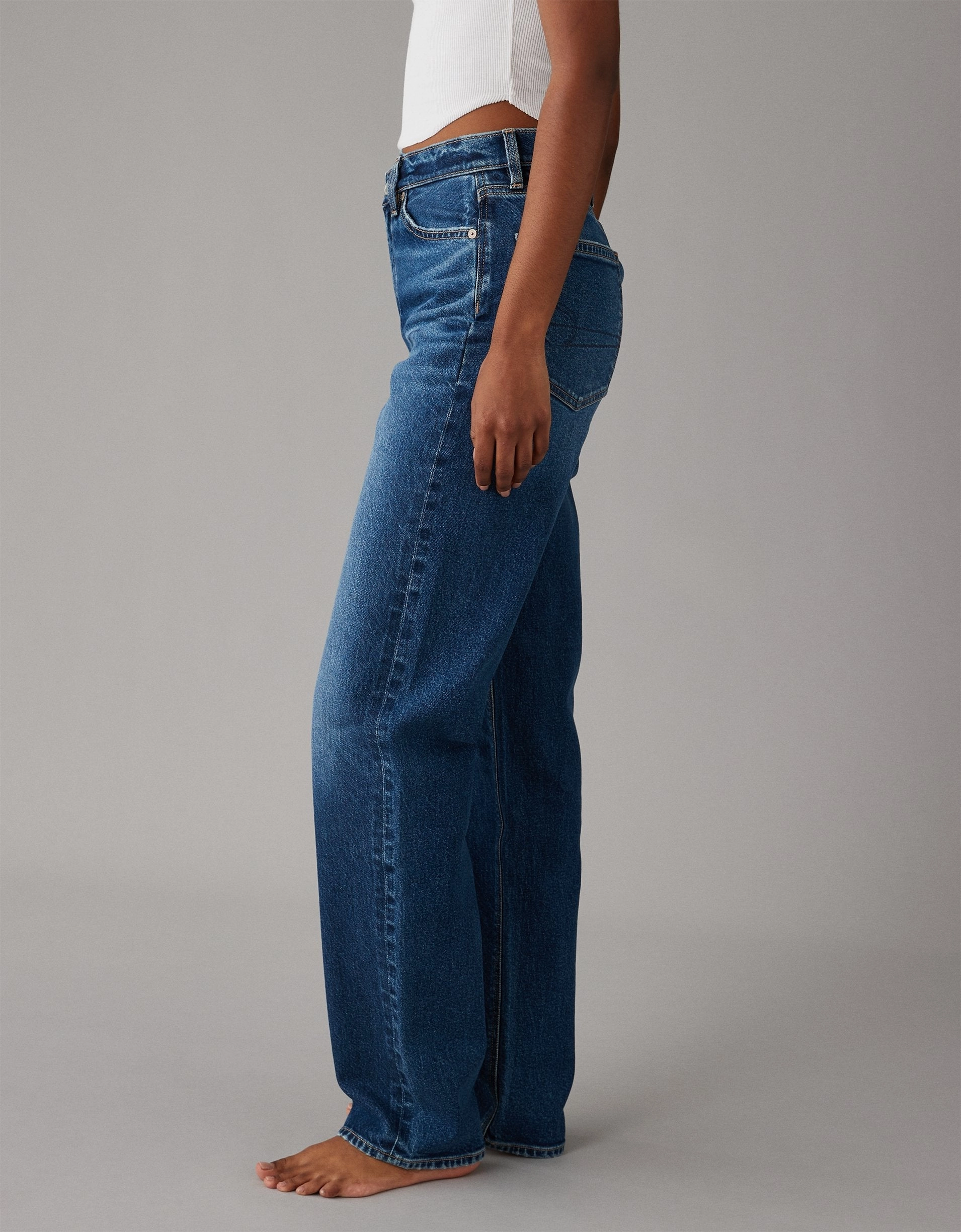 AE Strigid Super High-Waisted Baggy Straight Jean