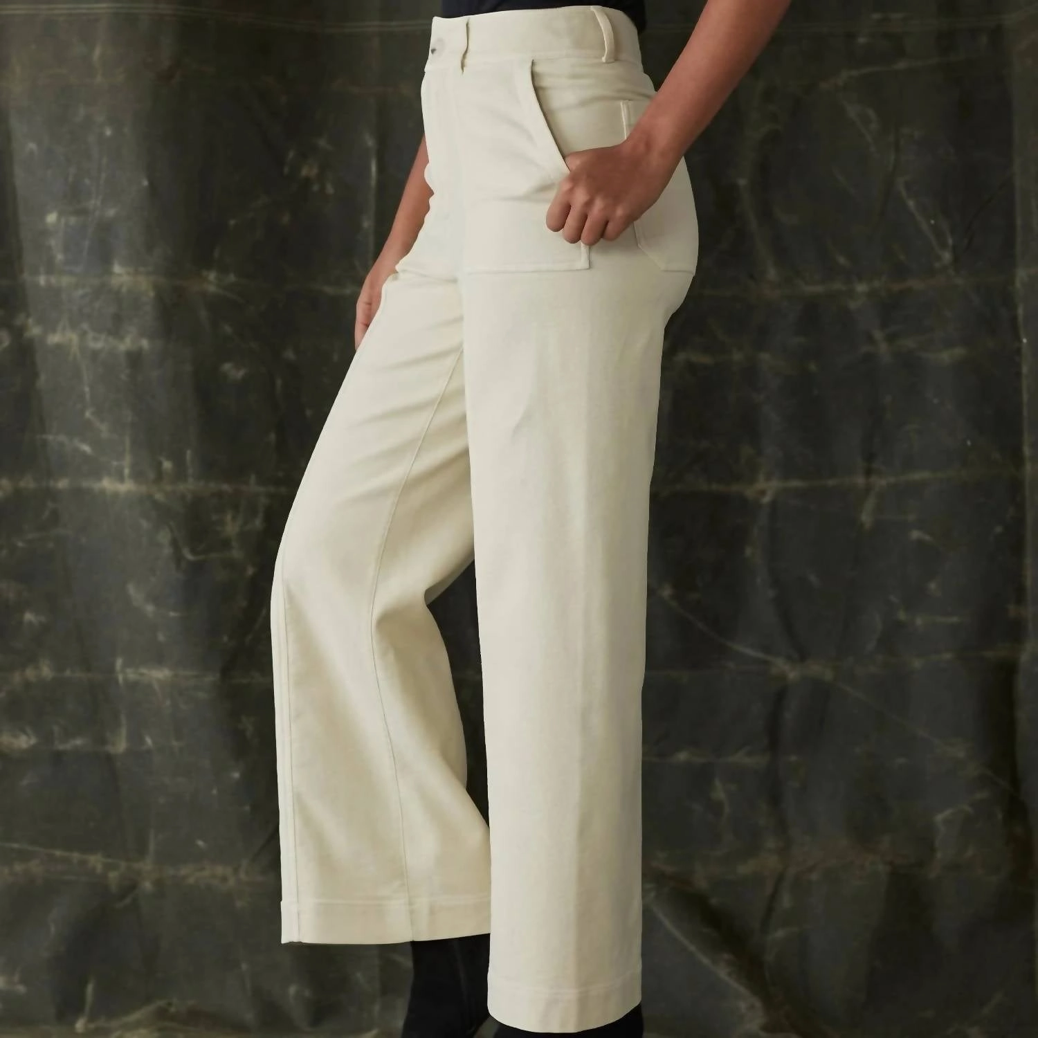 Comfort Terry Crop Pant In Cream
