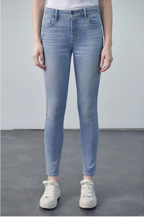 Courtney High Rise Skinny Jean In Light Wash womens gaucho pants sale