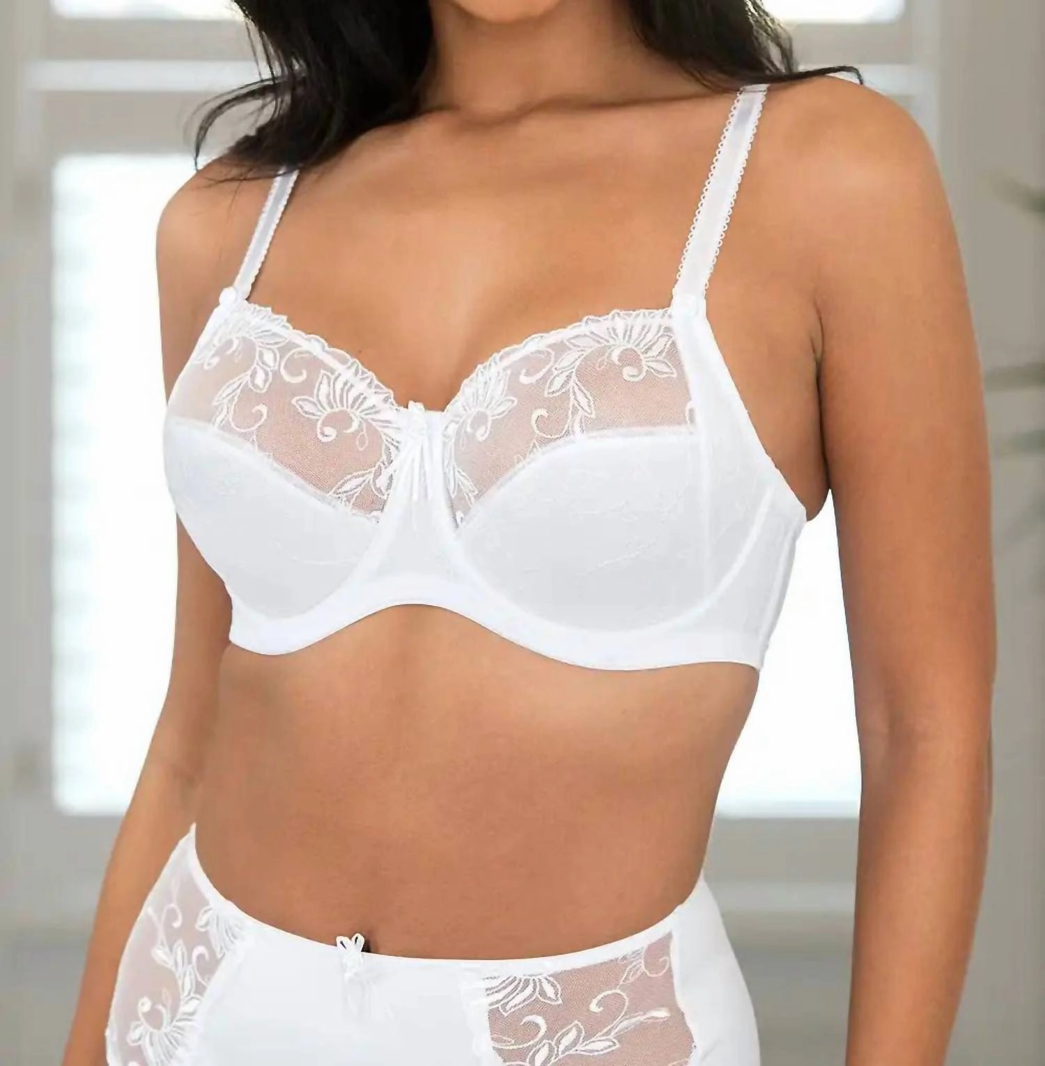 Imogen Rose Embroidered Full Cup Bra In White