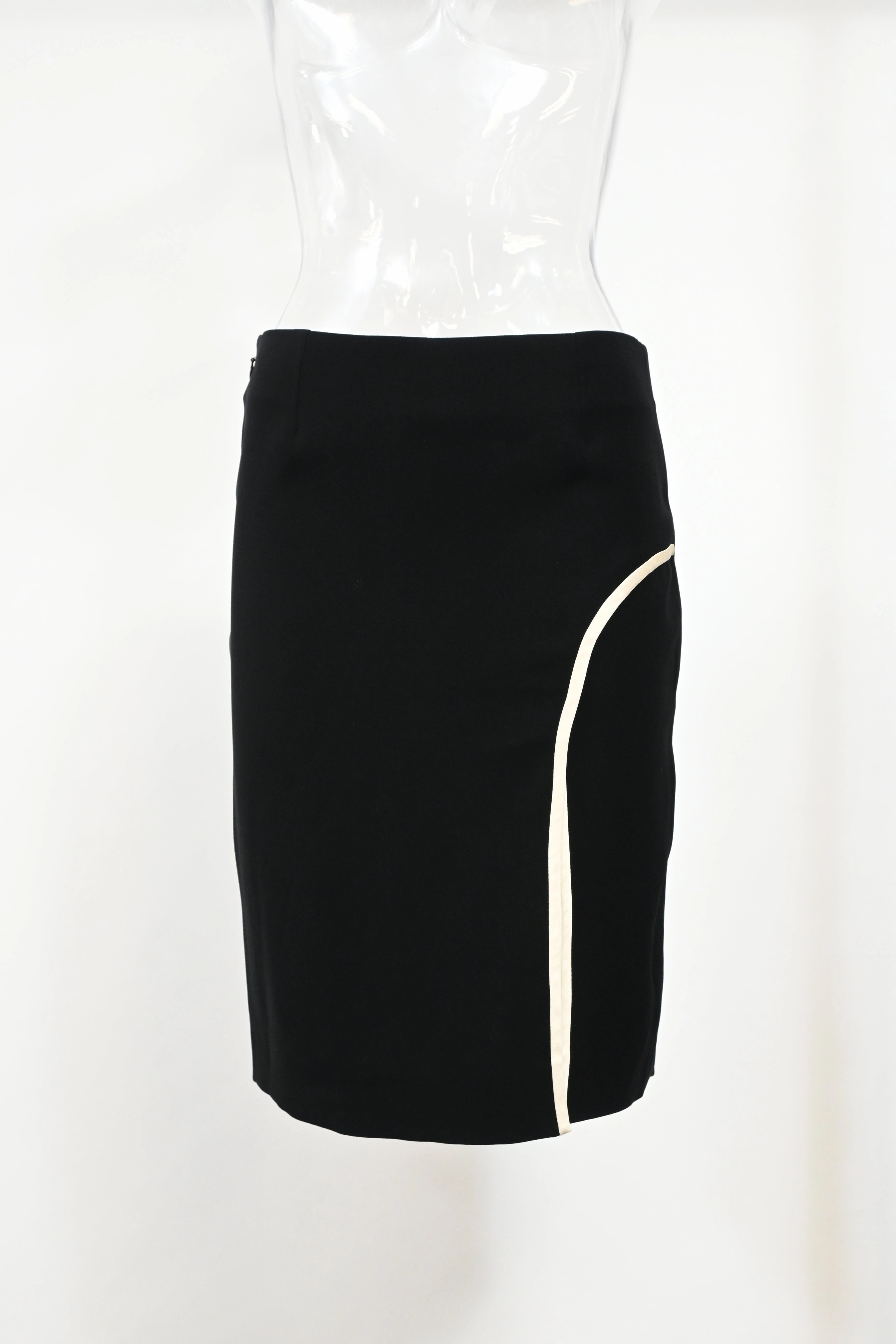 Lanvin Mini Pencil Skirt with Piping in Black Viscose