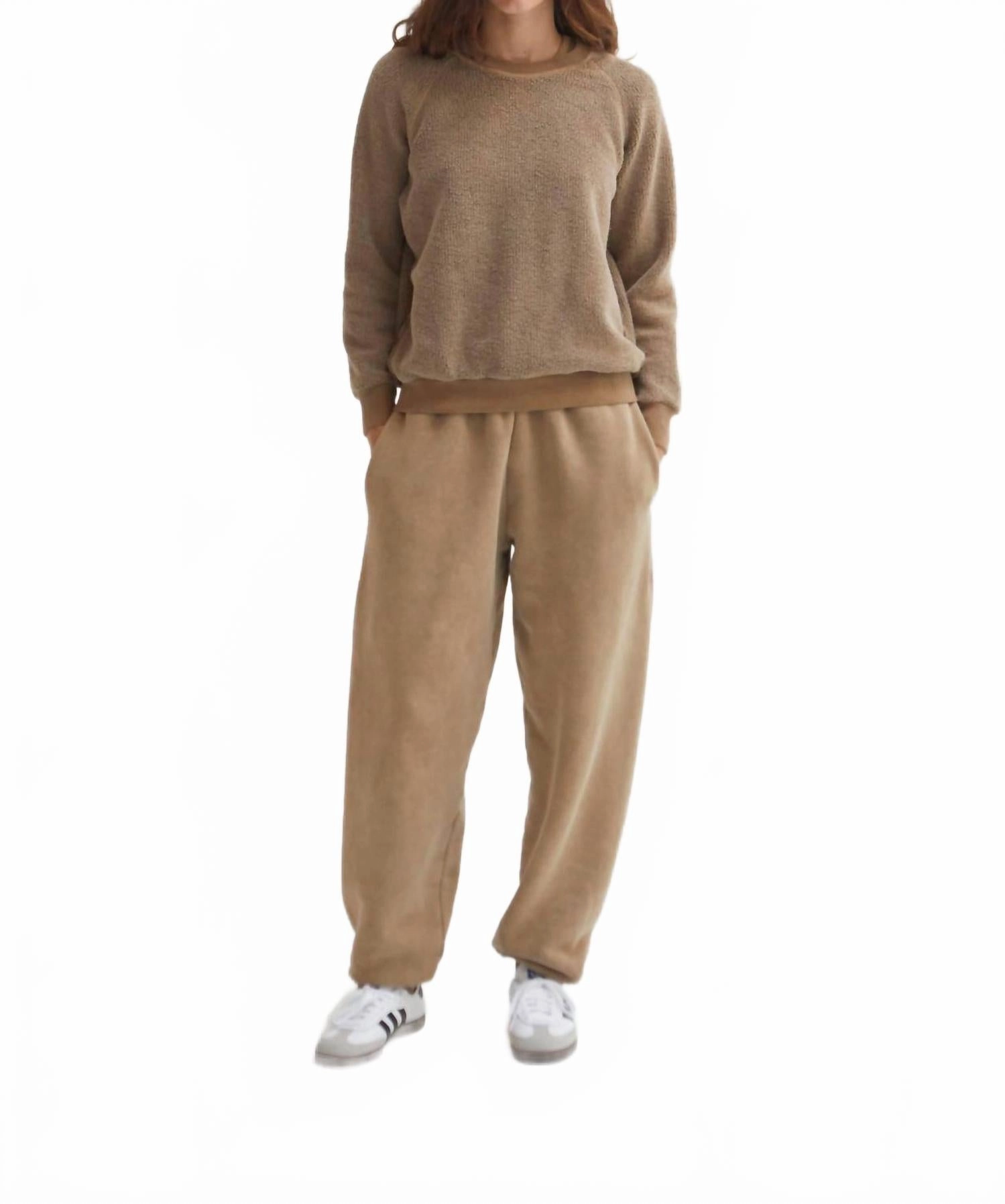 Leo Reverse Crewneck In Latte