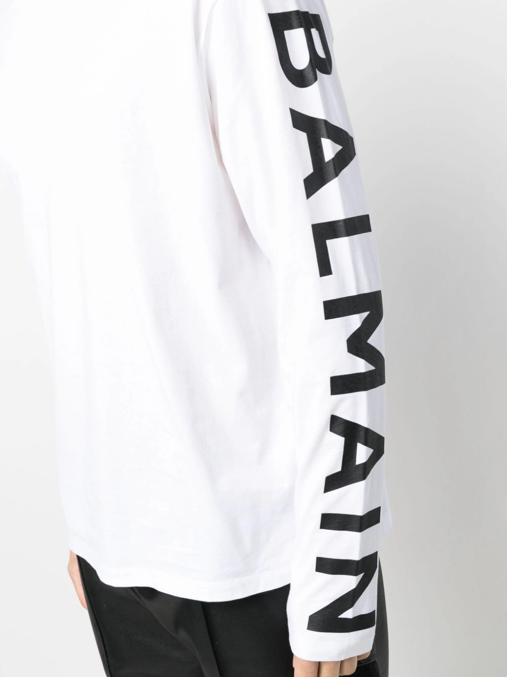 Long-Sleeved t-shirt