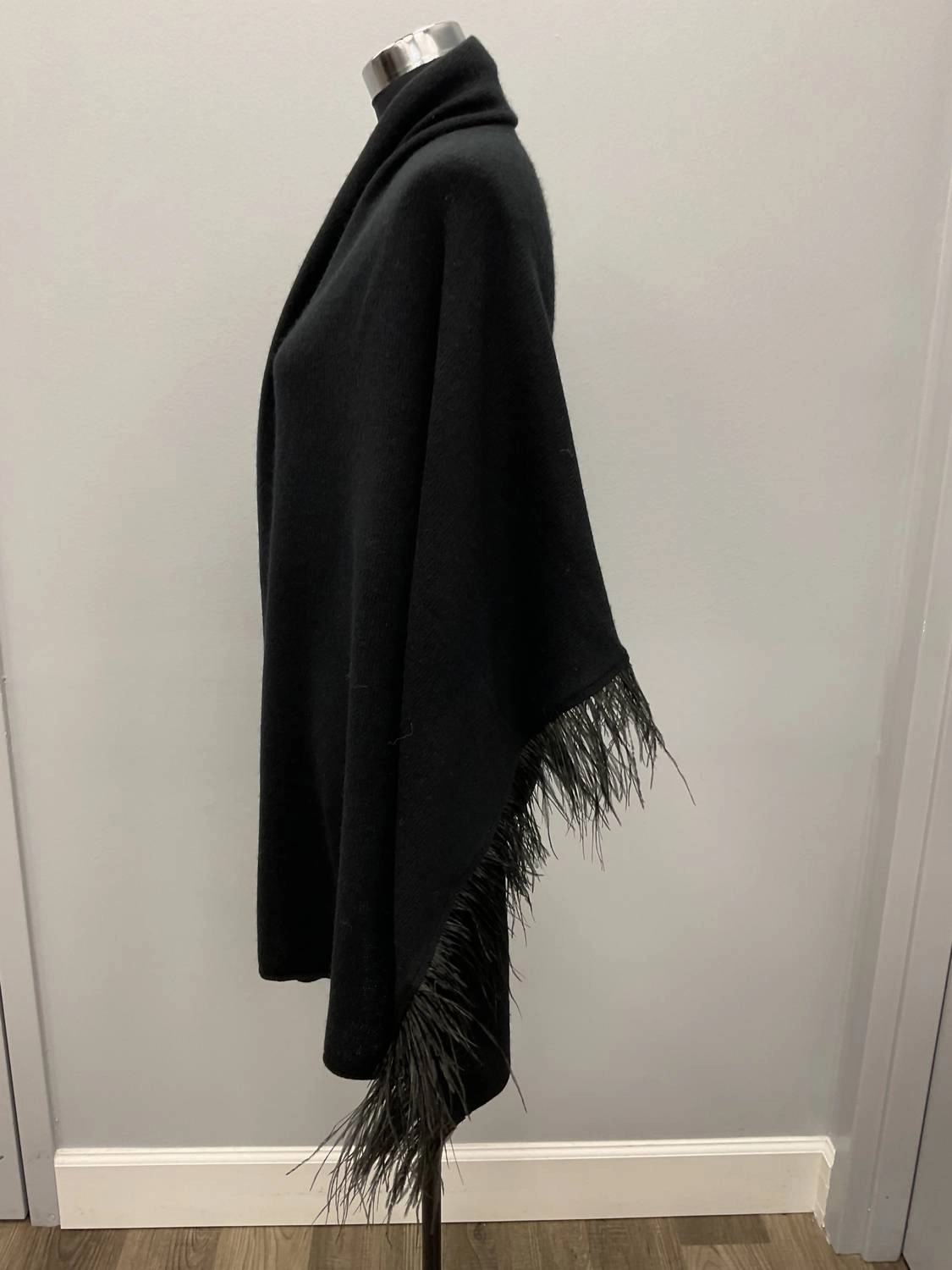 Ostrich Feather Wool Shawl In Black