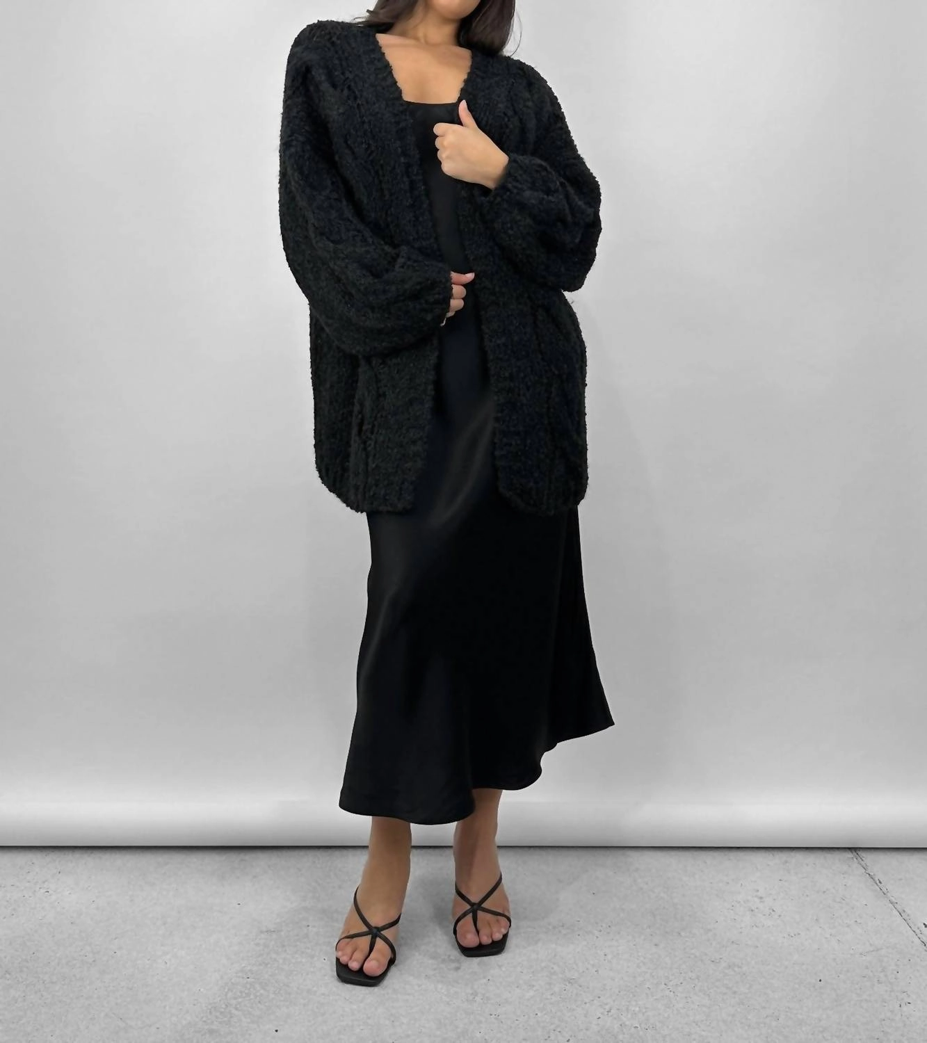 Oversized Chunky Knit Cardigan In Black