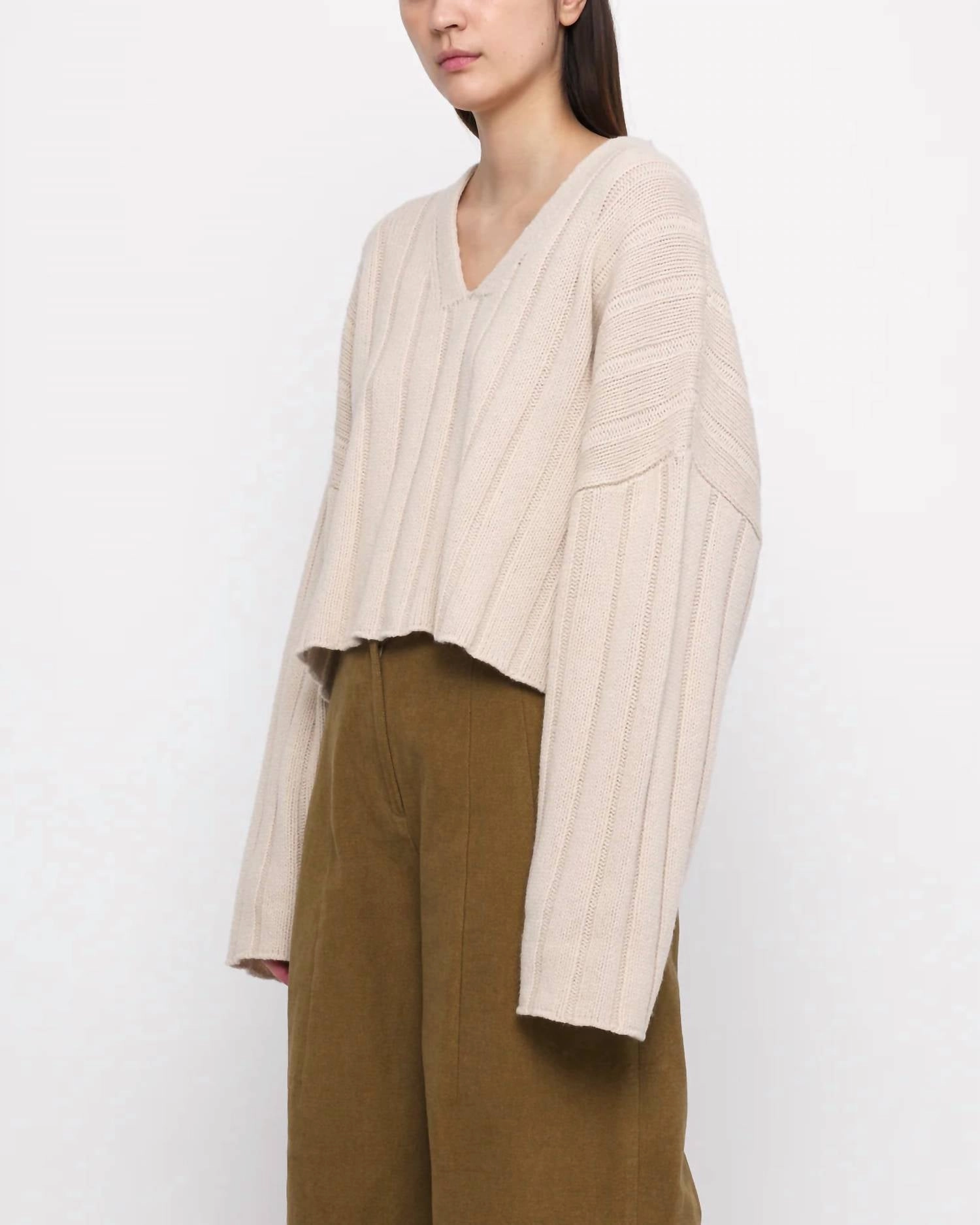 Oversized Ribbed V-Neck Sweater In Beige/white
