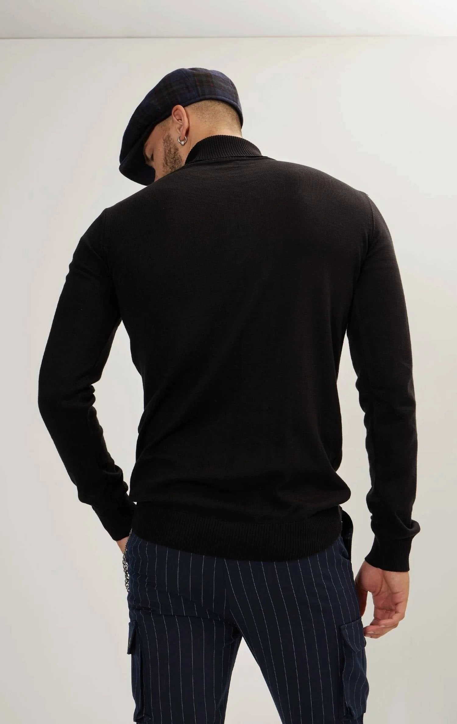 Roll Neck Sweater In Black