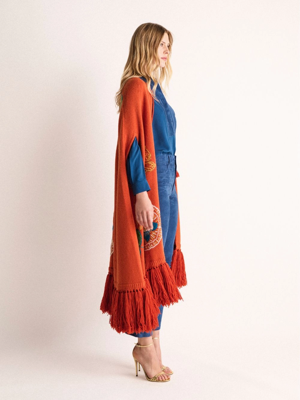 Saphire Rooibos Tea Embroidered Cape
