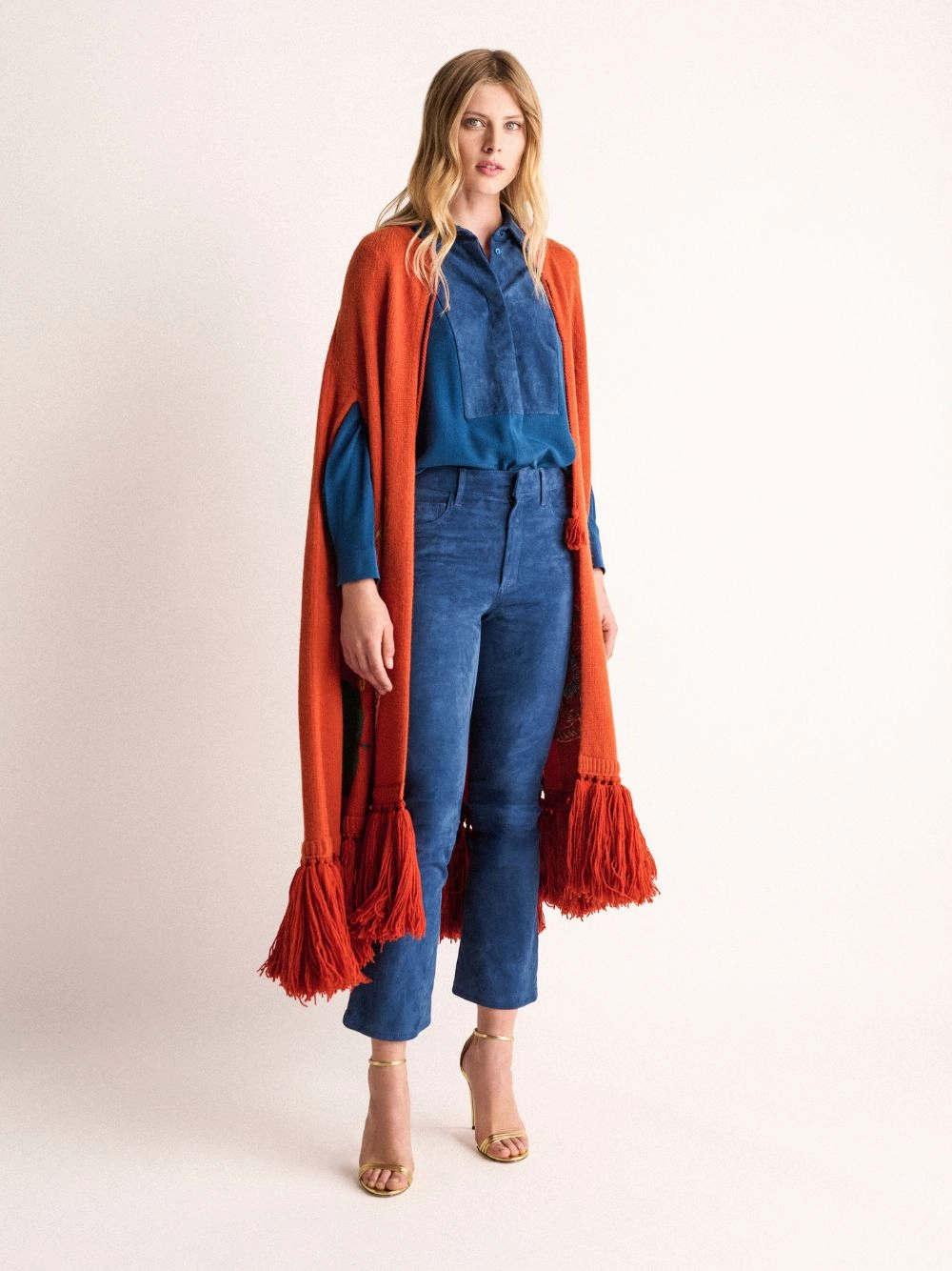 Saphire Rooibos Tea Embroidered Cape