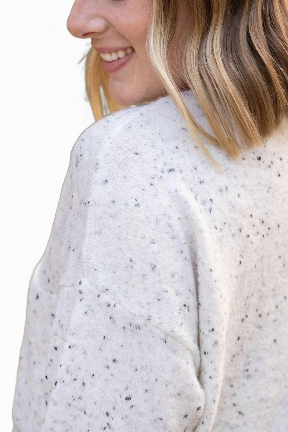 Sara Speckled Sweater In White/black