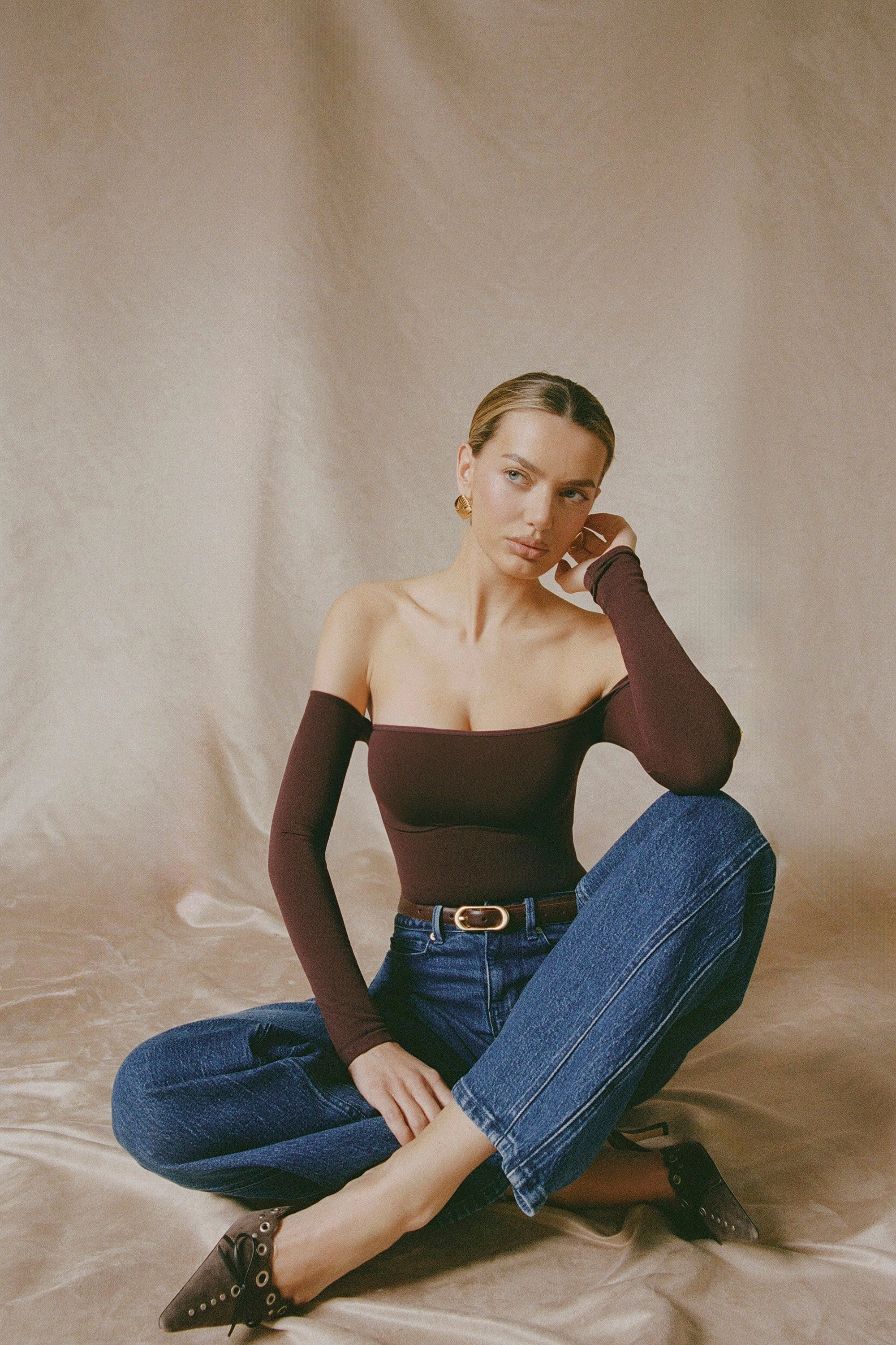 Seamless Off-Shoulder Long-Sleeve Bodysuit in Espresso Tops - basic tees cheap