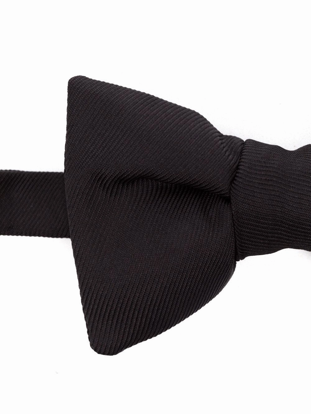 Silk bow tie