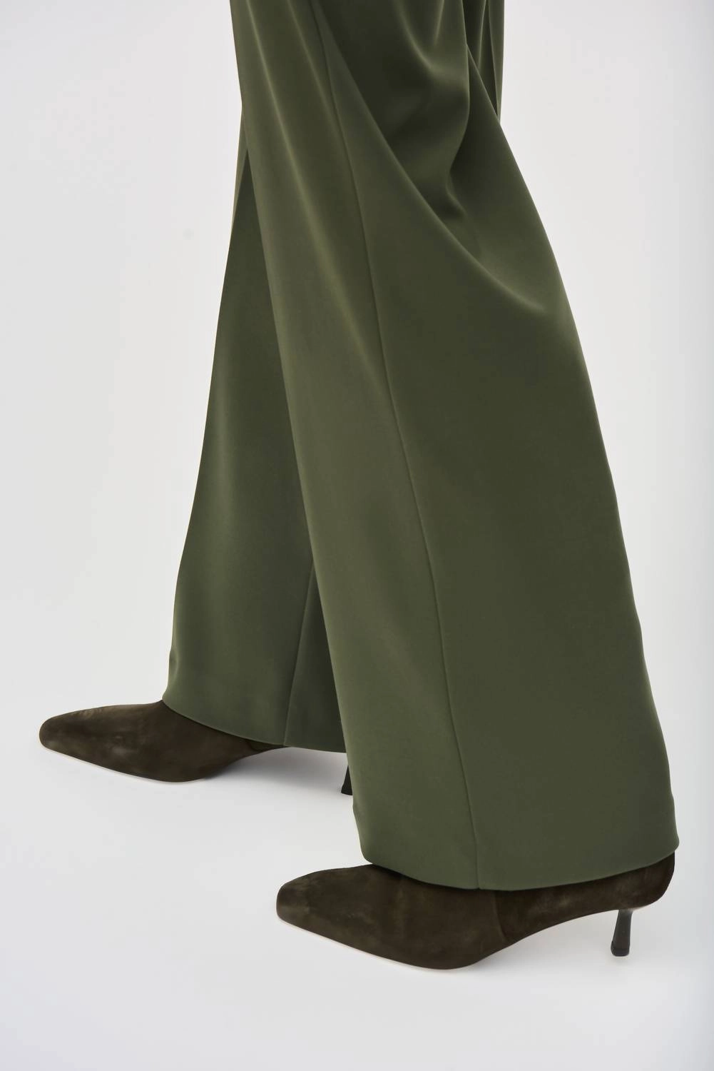 Silky Knit Wide Leg Pant In Iguana