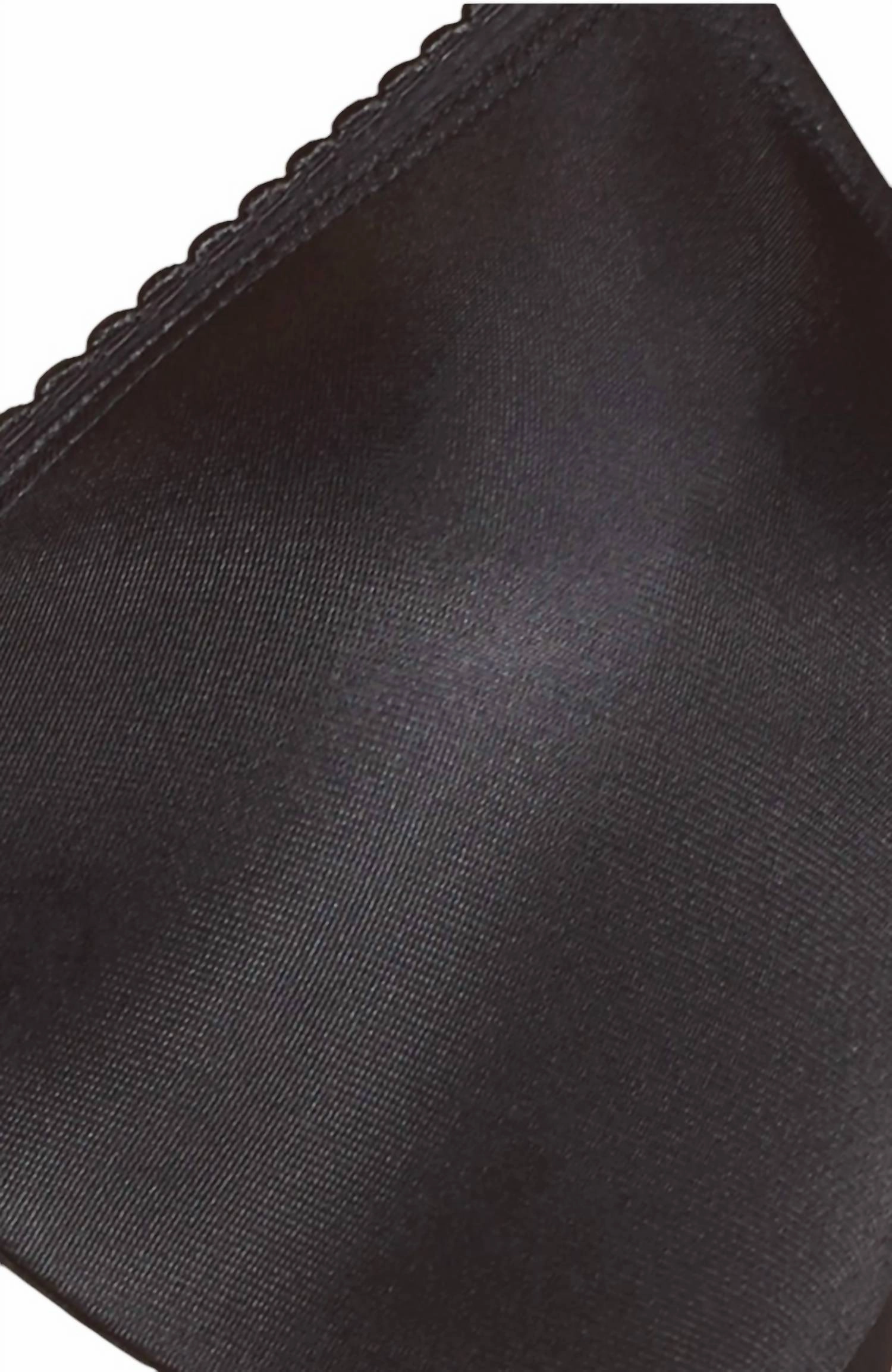 Simple Shaping Minimizer Underwire Bra In Black