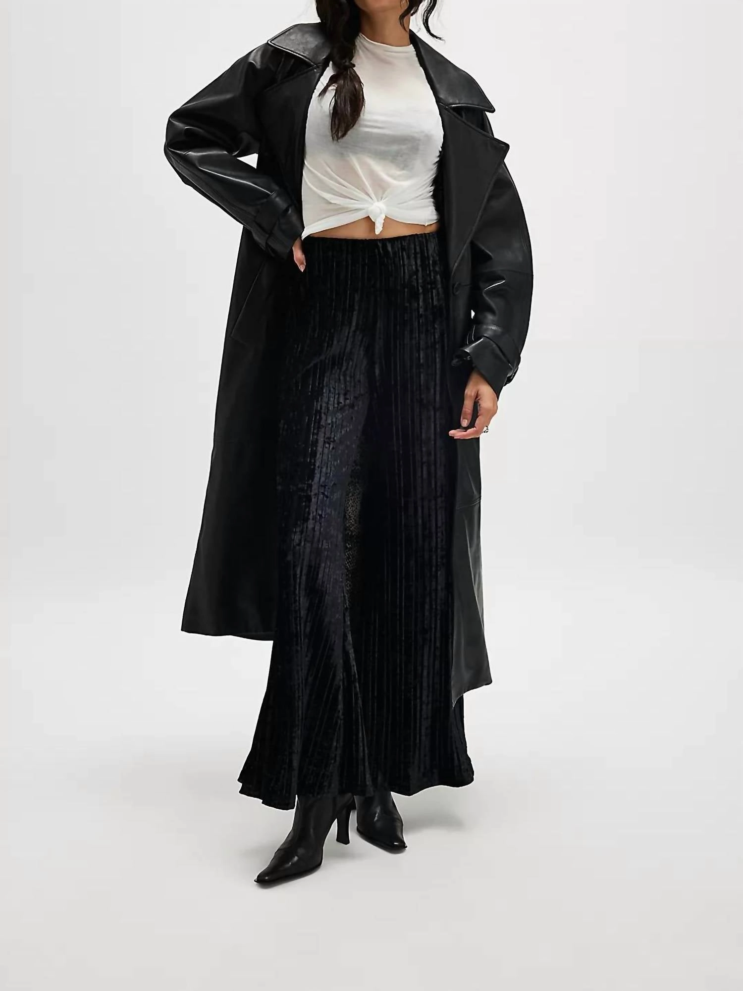 Star Sign Velvet Pant In Black