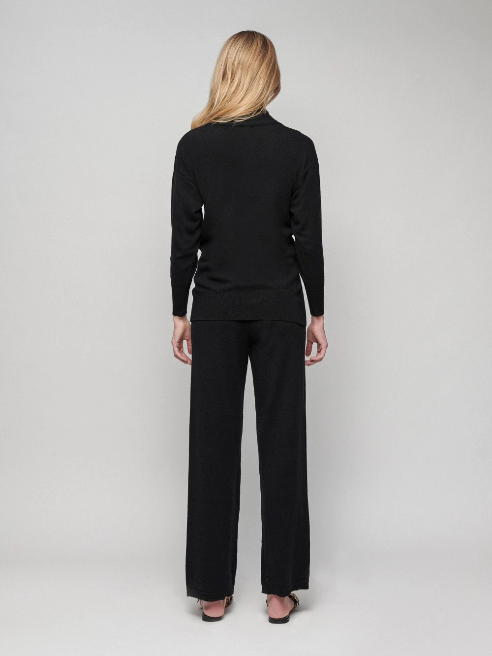 Talassa Black Crossed V-Neck Cashmere Sweater