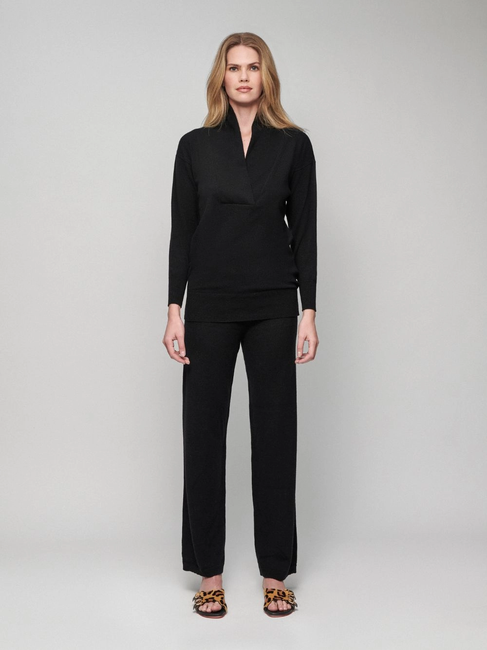 Talassa Black Crossed V-Neck Cashmere Sweater