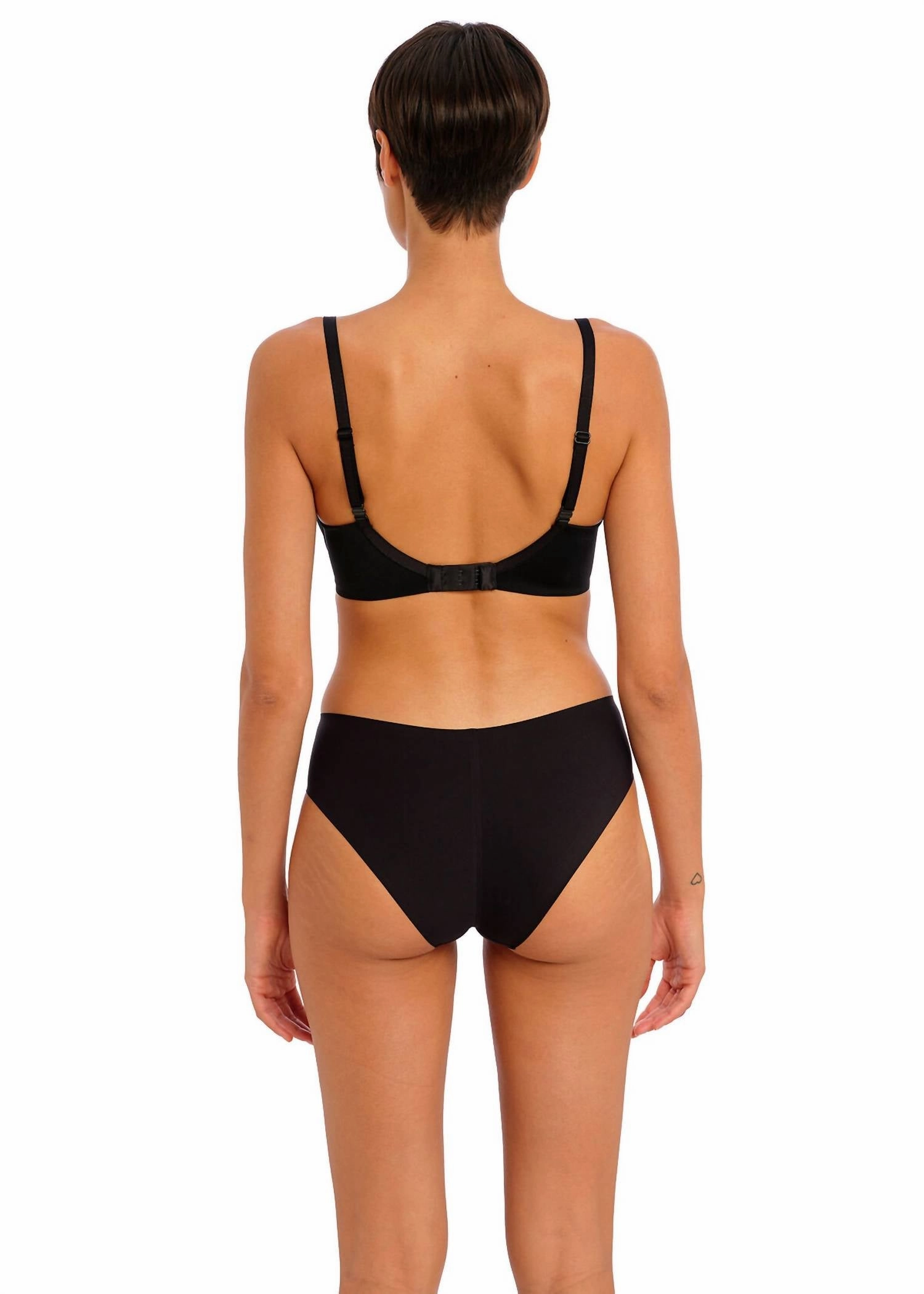 Undetected Underwire Moulded T-Shirt Bra In Black