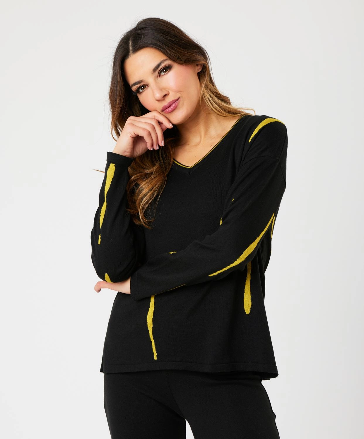 V-Neck Sweater In Black/mustard