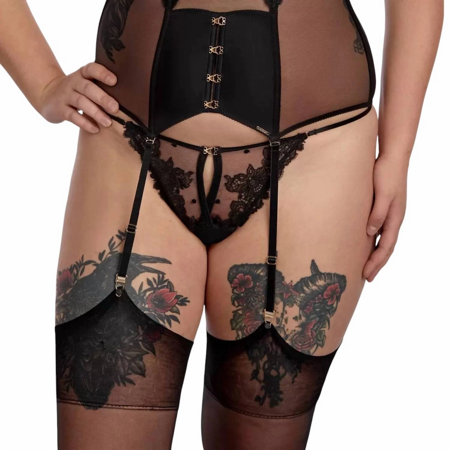 Zarzuela Lace Adjustable G-String In Black